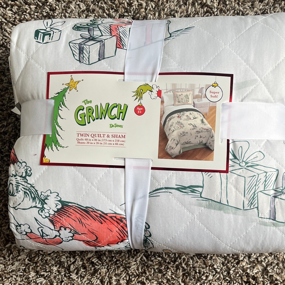 The grinch Twin Quilt & Sham Set